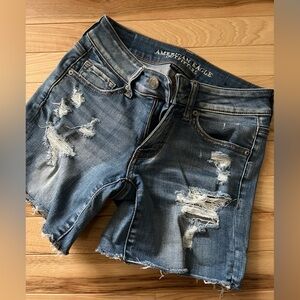 America Eagle, mid rise, super super stretch, jean short, distressed, size 2